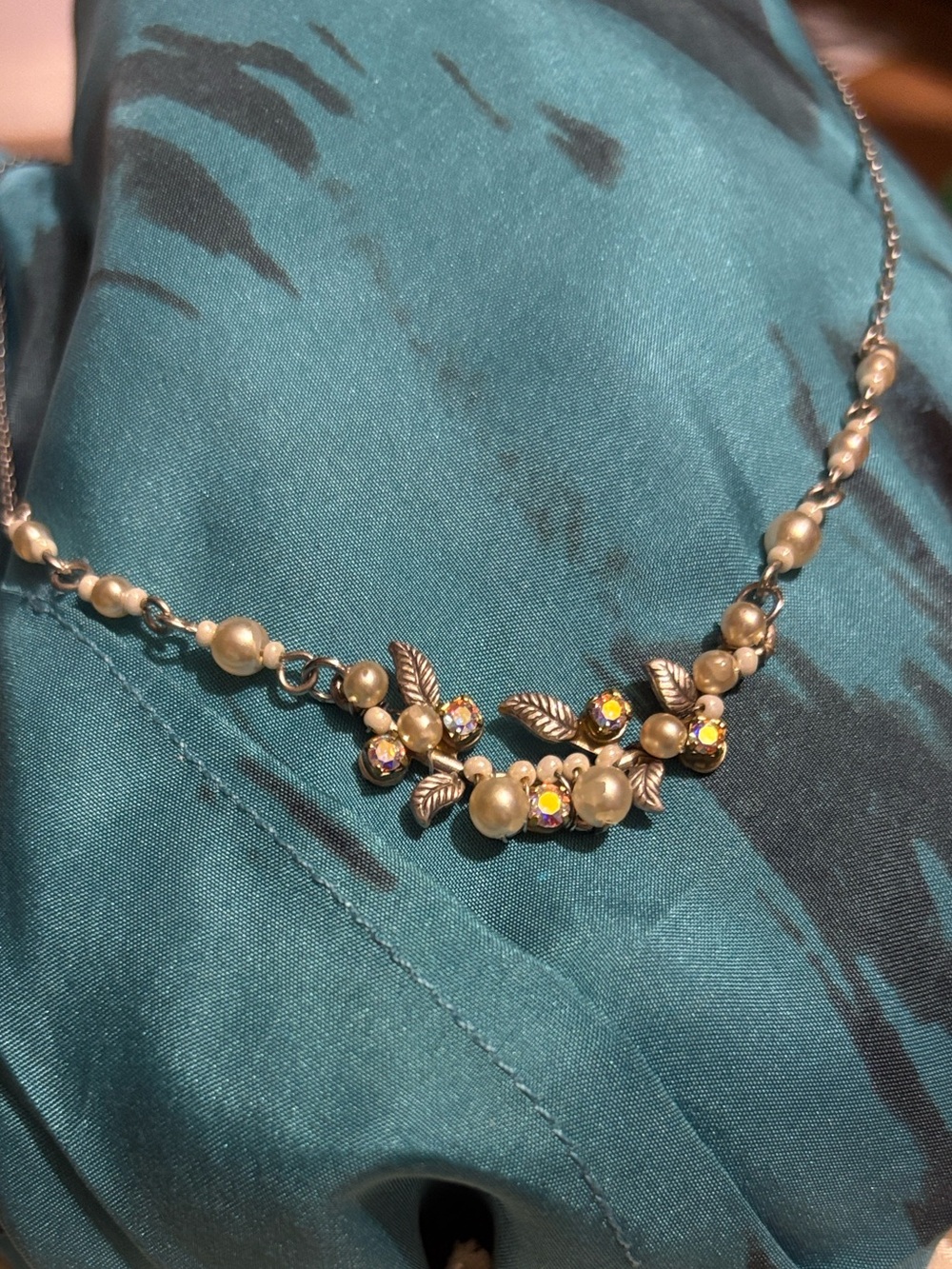 Firefly Floral Scallop Necklace
